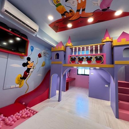 Fun Holiday Family Hostel Tainan Exterior foto