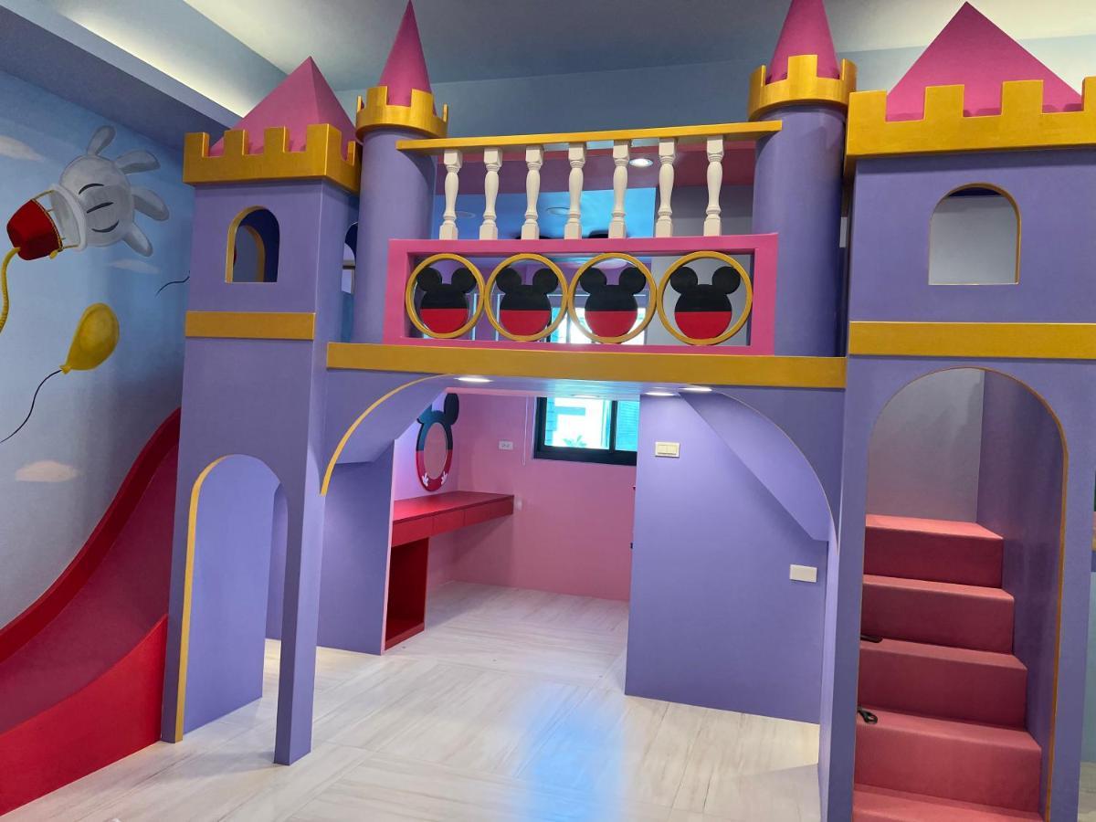 Fun Holiday Family Hostel Tainan Exterior foto